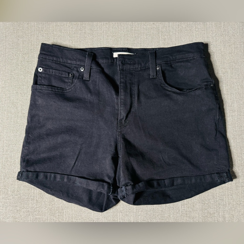 Levi’s stretchy mid rise shorts